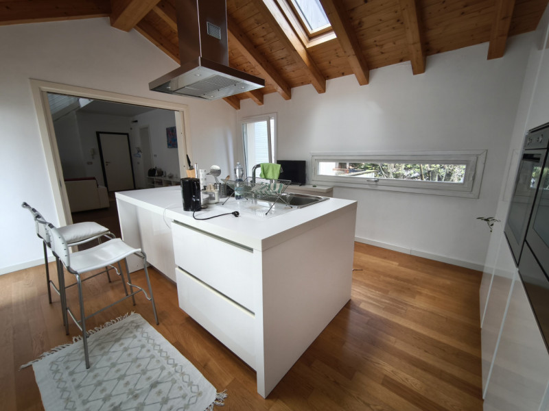 Nel pieno centro storico di Abano Terme, a pochi passi da Piazza della Repubblica e dalle rinomat...