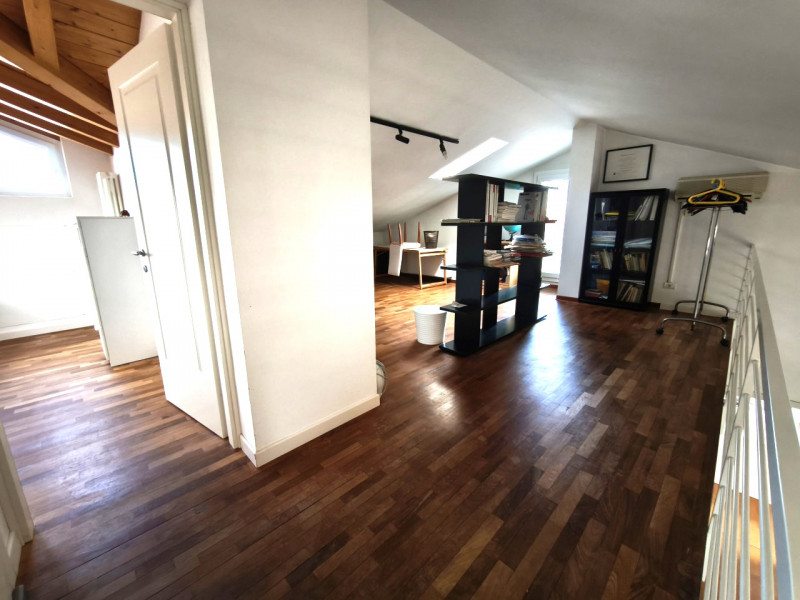 Nel pieno centro storico di Abano Terme, a pochi passi da Piazza della Repubblica e dalle rinomat...