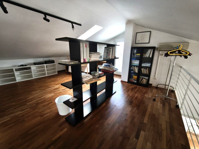 Nel pieno centro storico di Abano Terme, a pochi passi da Piazza della Repubblica e dalle rinomat...