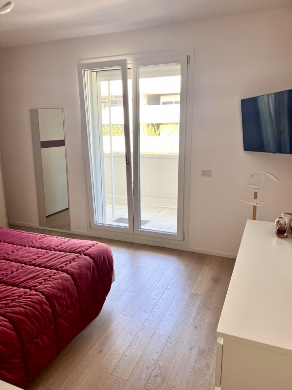 (Per INFO Monica 3482688677) Rubano vicinanze centro a pochi passi dalla nuova fermata del Tram e...