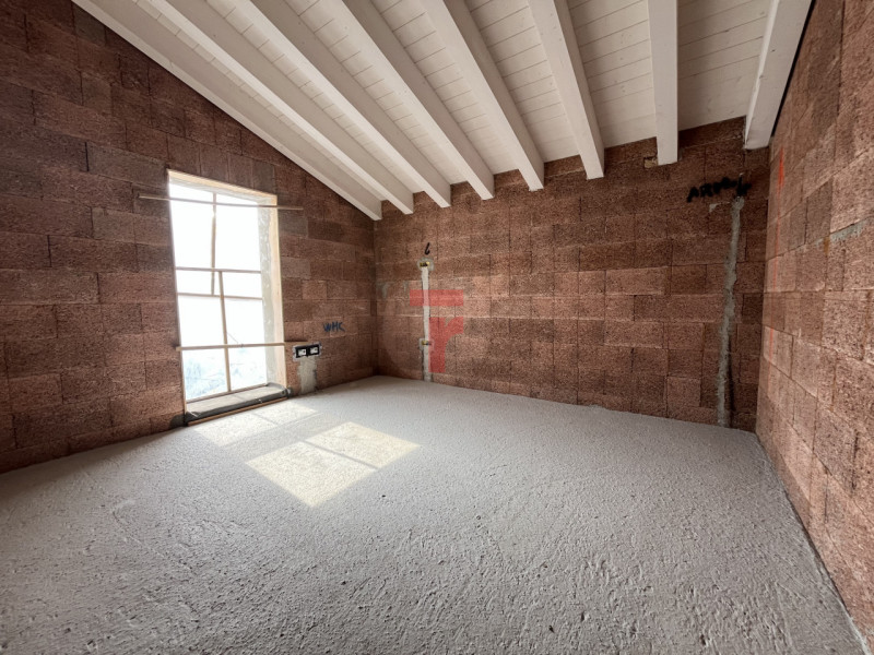 Nel cuore di Cavino, a San Giorgio delle Pertiche, sorge un elegante residence di pregio composto...
