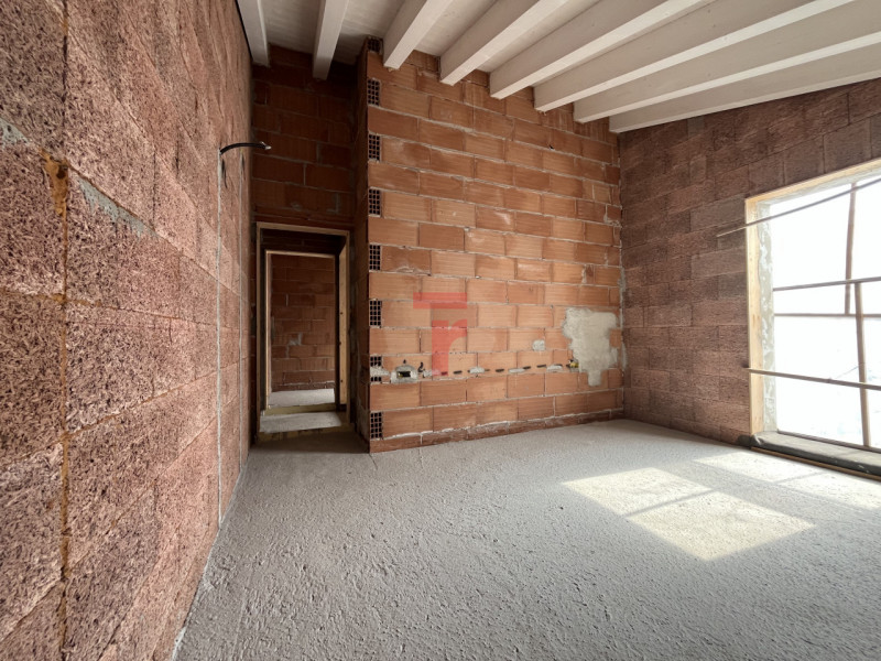 Nel cuore di Cavino, a San Giorgio delle Pertiche, sorge un elegante residence di pregio composto...