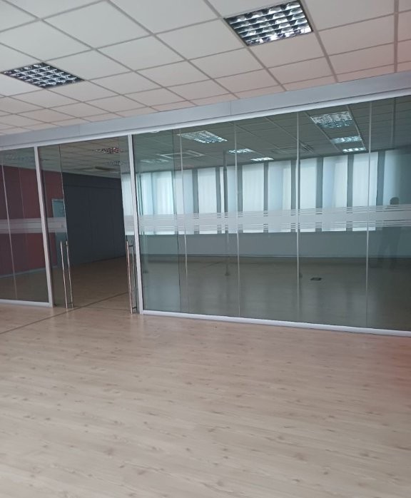 In una delle zone più dinamiche di Dueville, all’interno di un curato centro polifunzionale, prop...