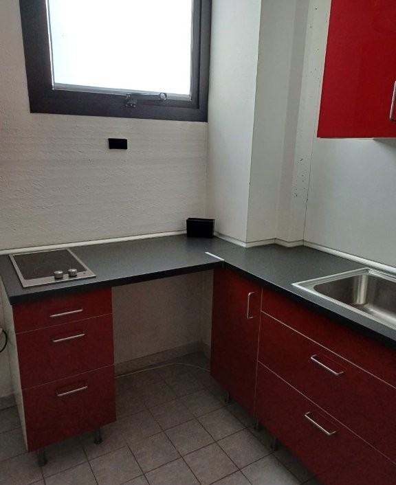 In una delle zone più dinamiche di Dueville, all’interno di un curato centro polifunzionale, prop...