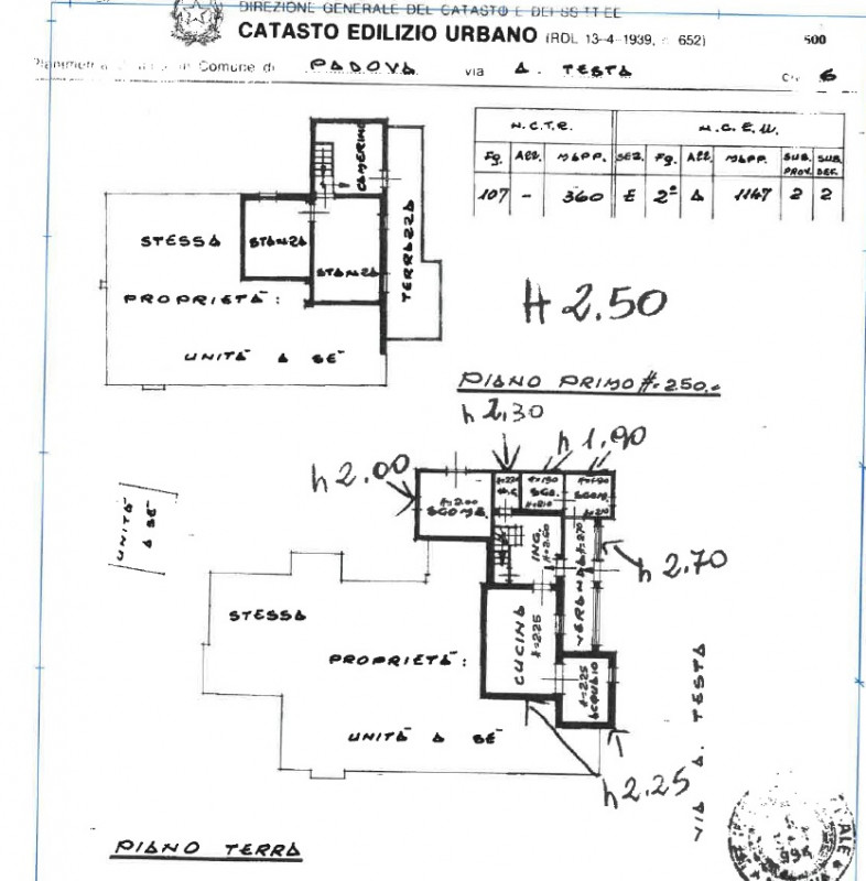 Proponiamo in vendita CASA ACCOSTATA da ristrutturare -costruzione degli anni ‘ 60, inserita in u...