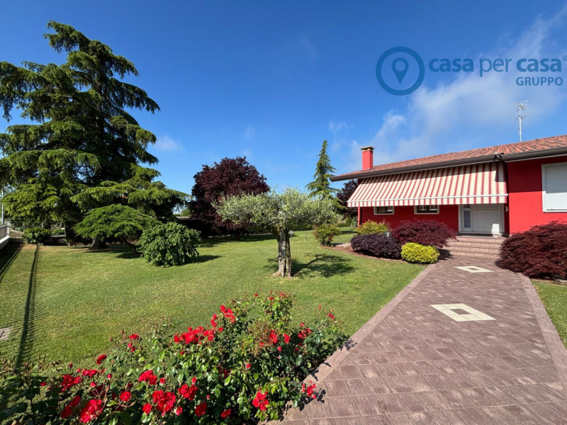 APPROVATO GRUPPO CASA PER CASA: VALUTATO, CONTROLLATO, GESTITO IN ESCLUSIVA.

ZONA: 
Si trova ad ...