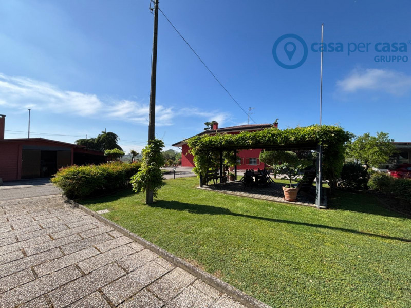 APPROVATO GRUPPO CASA PER CASA: VALUTATO, CONTROLLATO, GESTITO IN ESCLUSIVA.

ZONA: 
Si trova ad ...