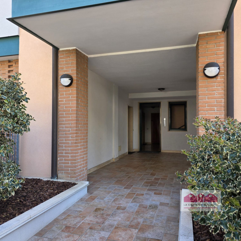 SANTA BERTILLA: RECENTE LUMINOSISSIMO BICAMERE CON INTROVABILE TERRAZZA CON VISTA PANORAMICA SUI ...
