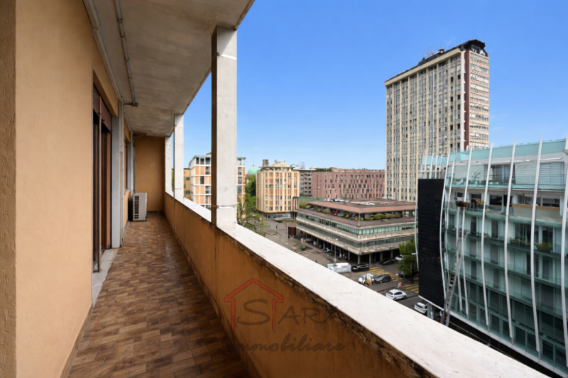 PADOVA – LARGO EUROPA | ELEGANTE APPARTAMENTO CON TERRAZZA ABITABILE NEL CUORE DEL CENTRO STORICO...