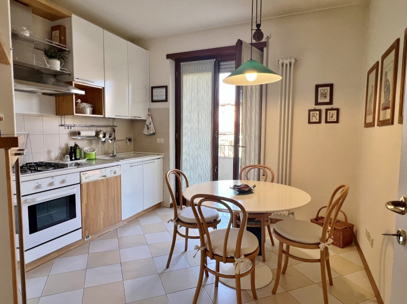 TRICAMERE CON GRANDI TERRAZZE ABITABILI E GARAGE - POSIZIONE DEFILATA DAL TRAFFICO - RIF. 8385
Ne...