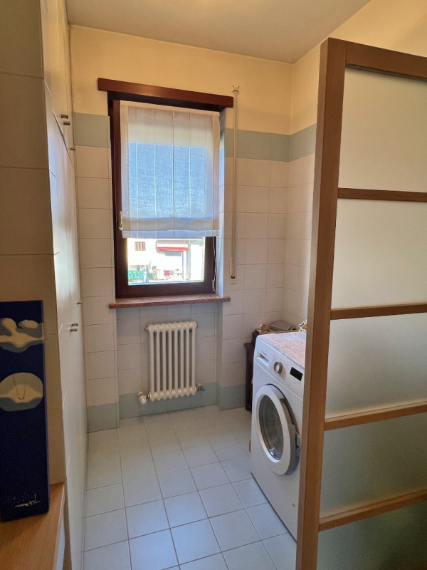 TRICAMERE CON GRANDI TERRAZZE ABITABILI E GARAGE - POSIZIONE DEFILATA DAL TRAFFICO - RIF. 8385
Ne...