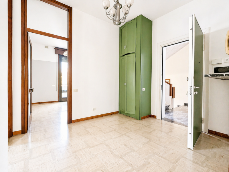 Solo contatti mail.
**Si prega di mandare SOLO una mail a locazionigrandiagenzie@gmail.com con un...