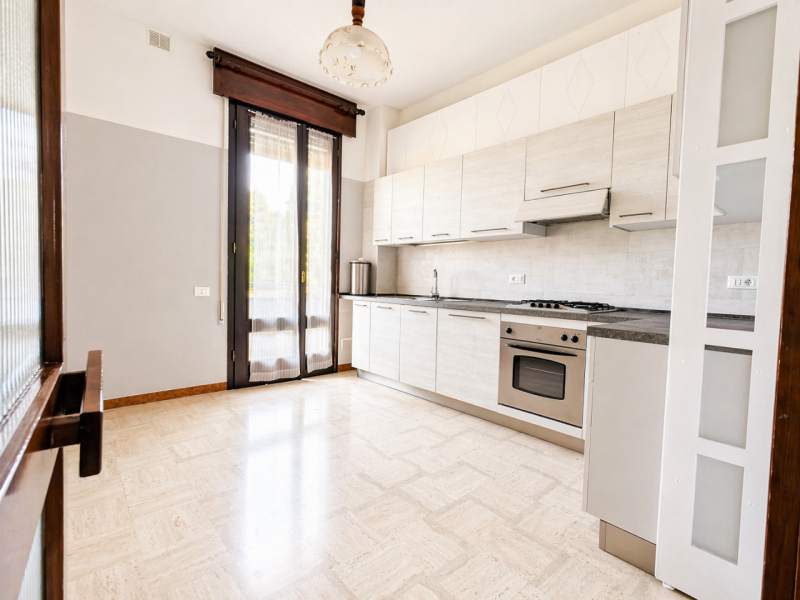 Solo contatti mail.
**Si prega di mandare SOLO una mail a locazionigrandiagenzie@gmail.com con un...