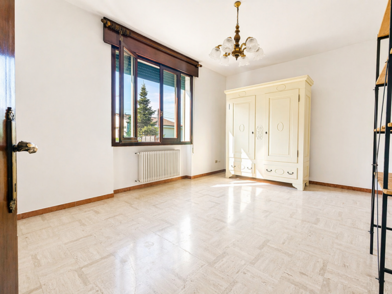 Solo contatti mail.
**Si prega di mandare SOLO una mail a locazionigrandiagenzie@gmail.com con un...