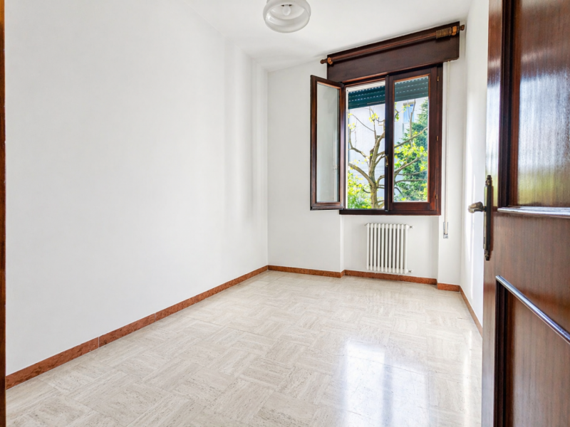 Solo contatti mail.
**Si prega di mandare SOLO una mail a locazionigrandiagenzie@gmail.com con un...