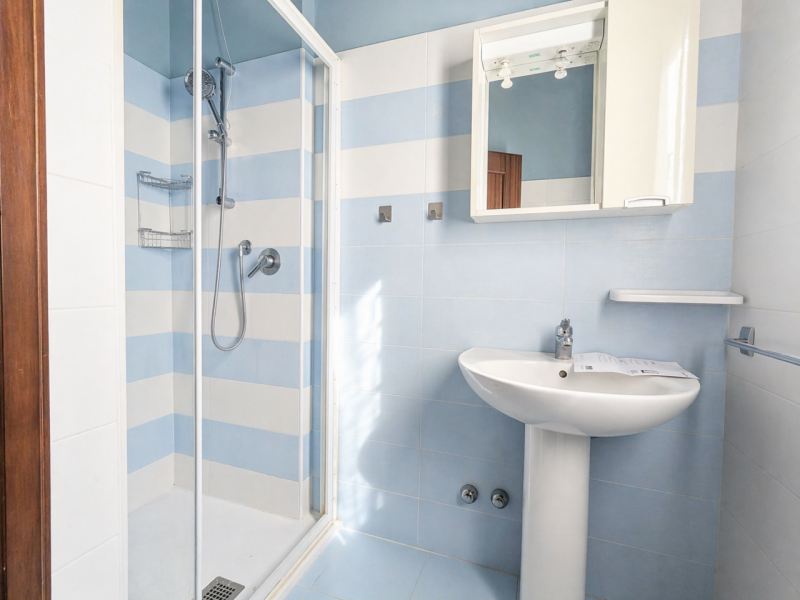 Solo contatti mail.
**Si prega di mandare SOLO una mail a locazionigrandiagenzie@gmail.com con un...