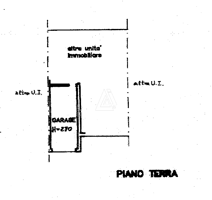 In quartiere residenziale chiuso al traffico casa a schiera centrale con giardino a pochi passi d...