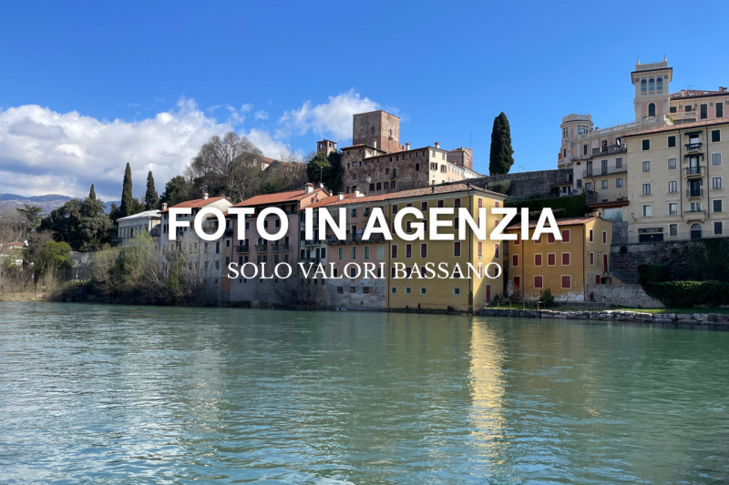 Rif.BA404 (per info +39 3939878704 Daniel)

Proponiamo in vendita in una delle zone più richieste...
