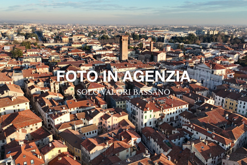 Rif.BA404 (per info +39 3939878704 Daniel)

Proponiamo in vendita in una delle zone più richieste...