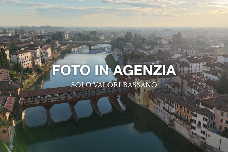 Rif.BA404 (per info +39 3939878704 Daniel)

Proponiamo in vendita in una delle zone più richieste...