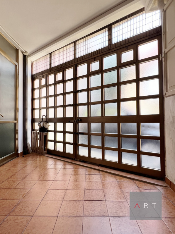 Appartamento in contesto di due unità senza spese condominiali, situato al piano terra e primo co...