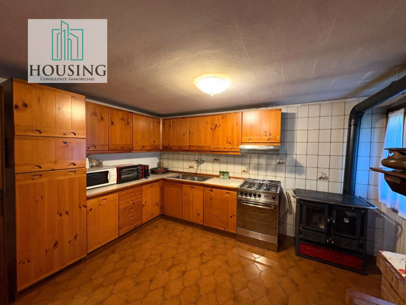 Nel Comune di Montegrotto Terme, nella tranquilla zona di Turri, a pochi passi da Piazza Libertà,...