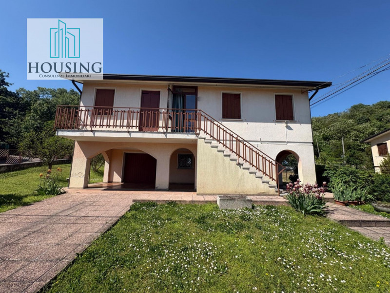 Nel Comune di Montegrotto Terme, nella tranquilla zona di Turri, a pochi passi da Piazza Libertà,...