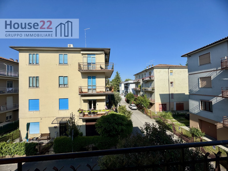 ZONA VIALE TRIESTE -VICENZA- Scopri un'opportunità imperdibile! Questo SPAZIOSO E LUMINOSO BICAME...