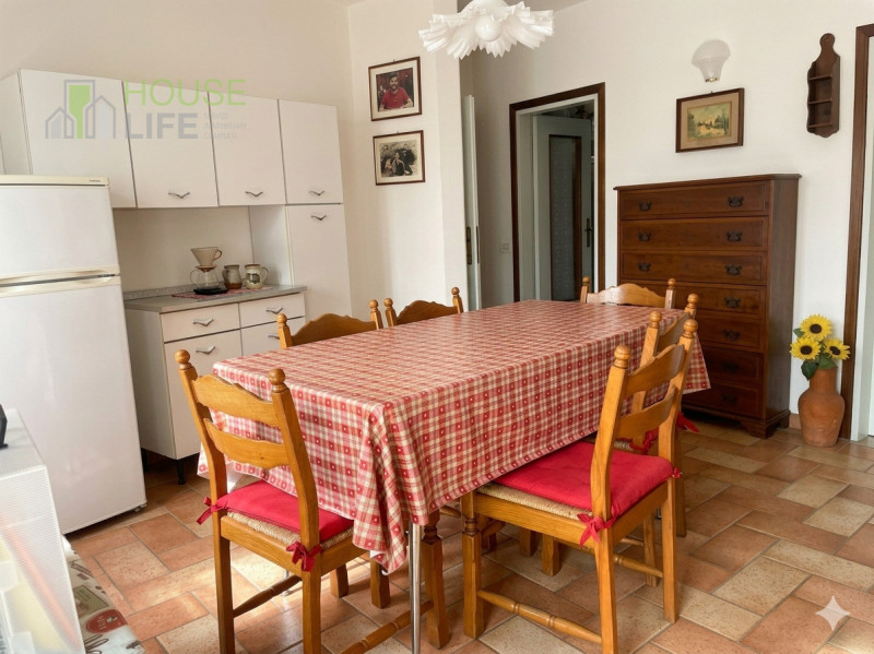 STARO (Valli del Pasubio): CASA INDIPENDENTE di 180 mq con corte e orto esclusivi. EURO 68.000.

...