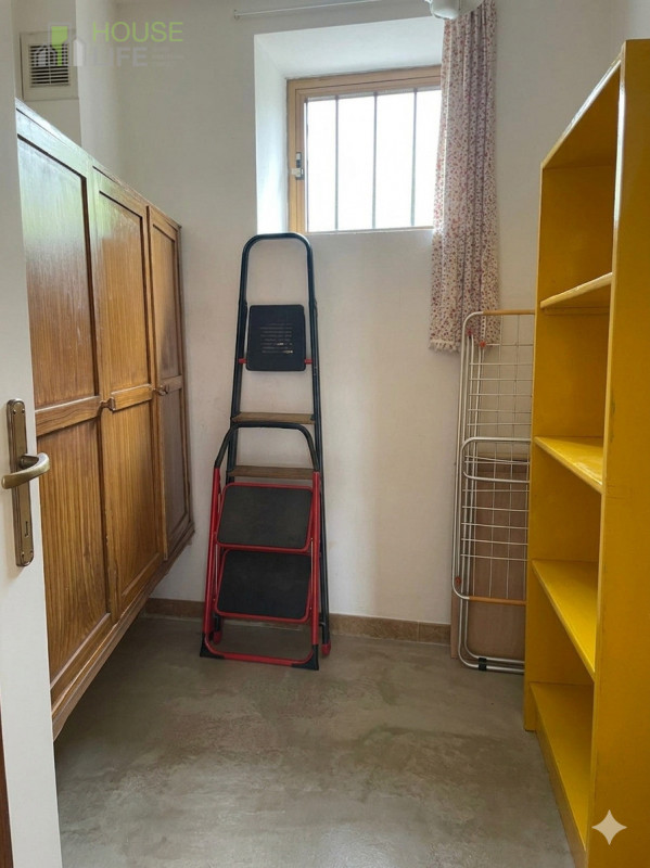 STARO (Valli del Pasubio): CASA INDIPENDENTE di 180 mq con corte e orto esclusivi. EURO 68.000.

...