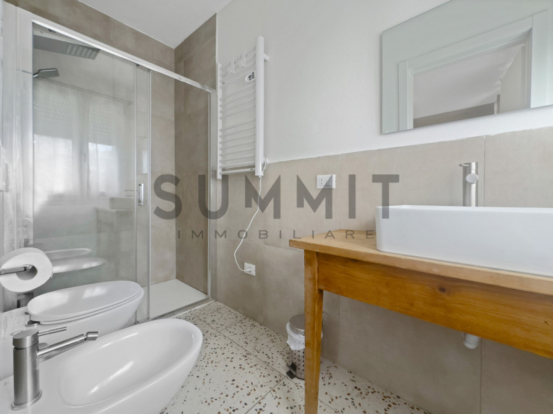 SCHIO - CENTRO: Bellissima CASA completamente arredata con due appartamenti BICAMERE ristrutturat...