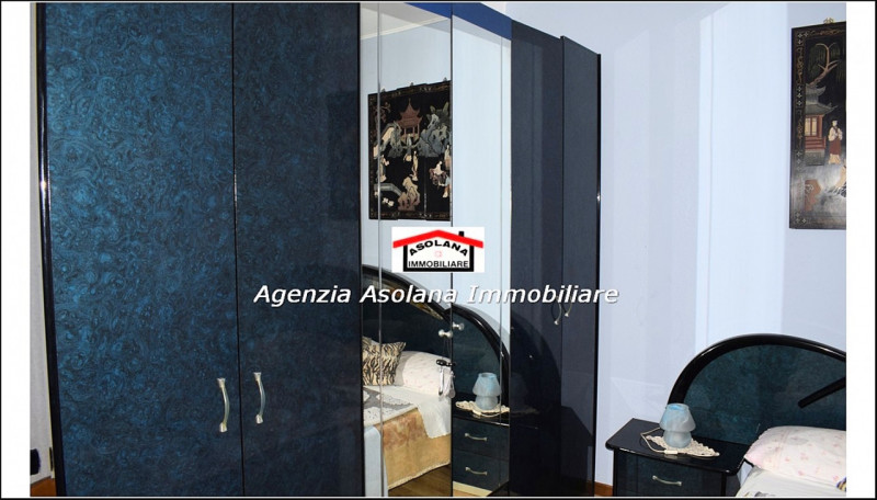 Vendesi porzione di rustico di generose dimensioni a Pieve del Grappa. Il rustico si sviluppa su ...