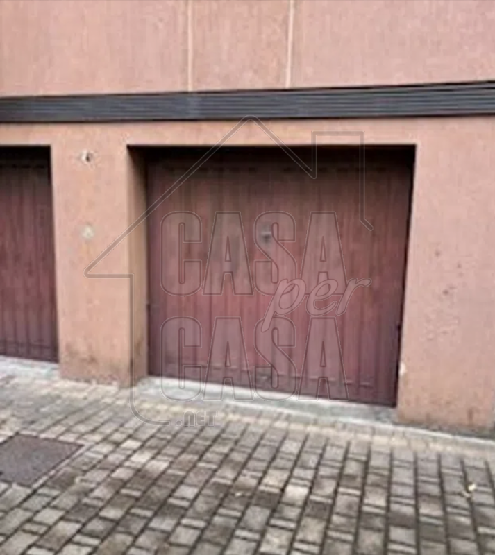 Per info e foto, Maddalena 351 799 3937, riferimento annuncio: MD07

Padova zona Palestro - in co...