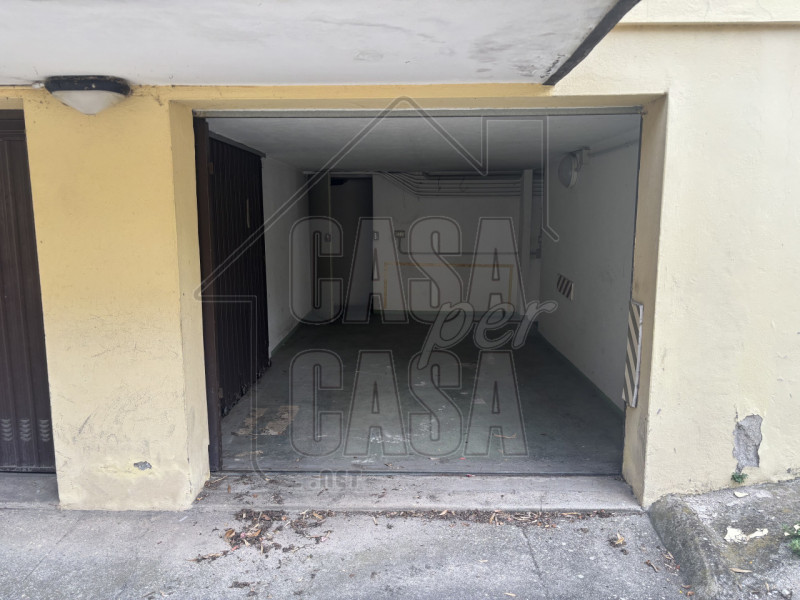 Per info e foto, Maddalena 351 799 3937, riferimento annuncio: MD07

Padova zona Palestro - in co...