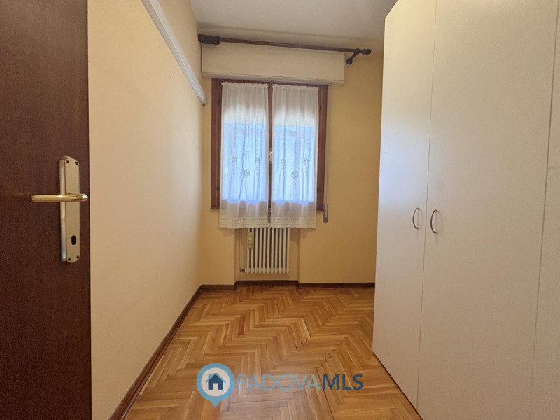 Immobile in esclusiva al Gruppo Padova MLS
In contesto tranquillo e ben curato, proponiamo in ven...