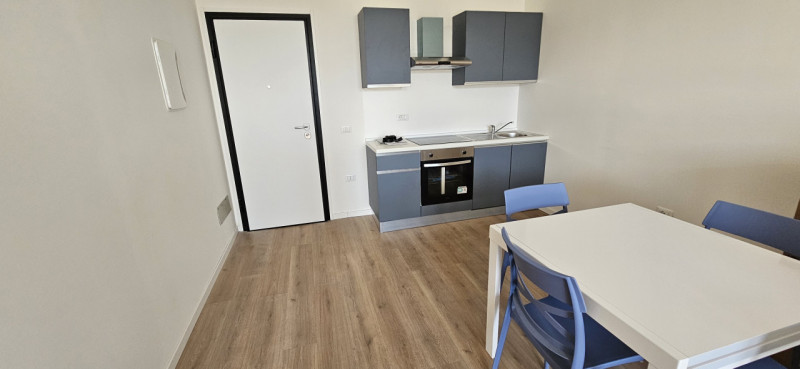 PADOVA Zona Stanga - Via Pellizzo. Proponiamo in affitto un luminoso appartamento bilocale di ben...