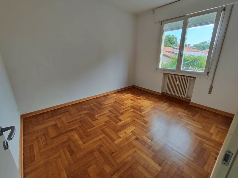 Luminoso Appartamento Ristrutturato – Quartiere Sacra Famiglia

In una delle zone più ricercate e...