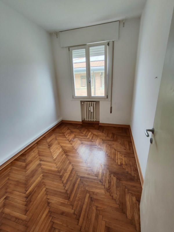 Luminoso Appartamento Ristrutturato – Quartiere Sacra Famiglia

In una delle zone più ricercate e...
