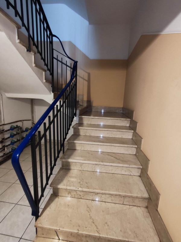 Luminoso Appartamento Ristrutturato – Quartiere Sacra Famiglia

In una delle zone più ricercate e...