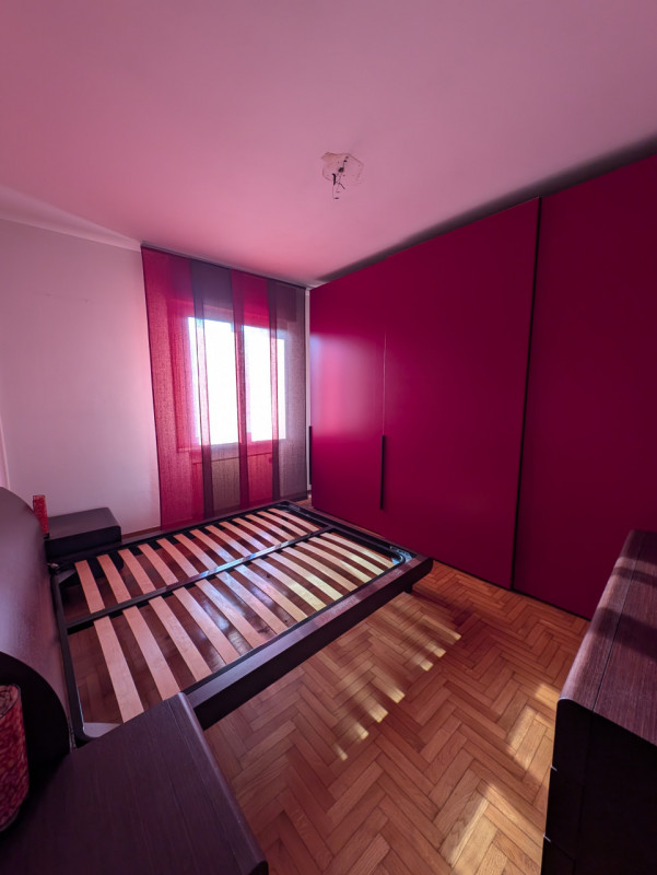 In palazzina di poche unità abitative, in centro a Corbanese, proponiamo questo appartamento tril...