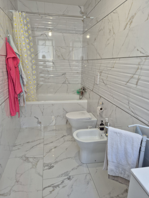 Casa singola totalmente ristrutturata composta da ingresso, cucina con ampio locale dispensa, sog...