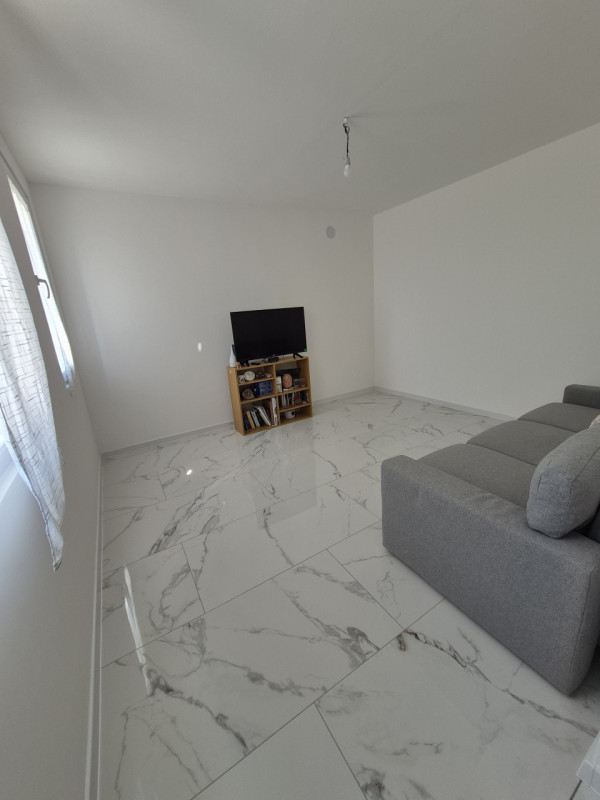 Casa singola totalmente ristrutturata composta da ingresso, cucina con ampio locale dispensa, sog...