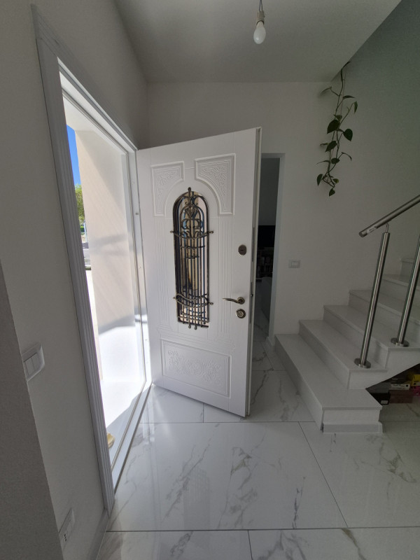 Casa singola totalmente ristrutturata composta da ingresso, cucina con ampio locale dispensa, sog...