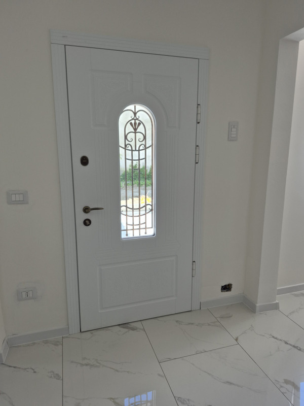 Casa singola totalmente ristrutturata composta da ingresso, cucina con ampio locale dispensa, sog...