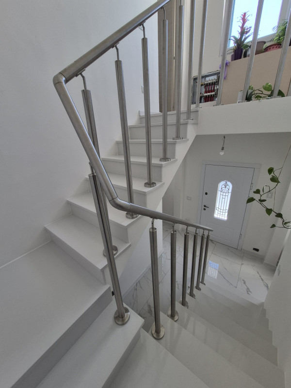 Casa singola totalmente ristrutturata composta da ingresso, cucina con ampio locale dispensa, sog...