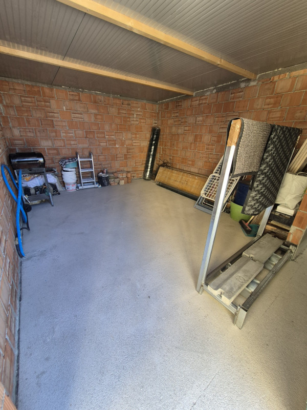 Casa singola totalmente ristrutturata composta da ingresso, cucina con ampio locale dispensa, sog...