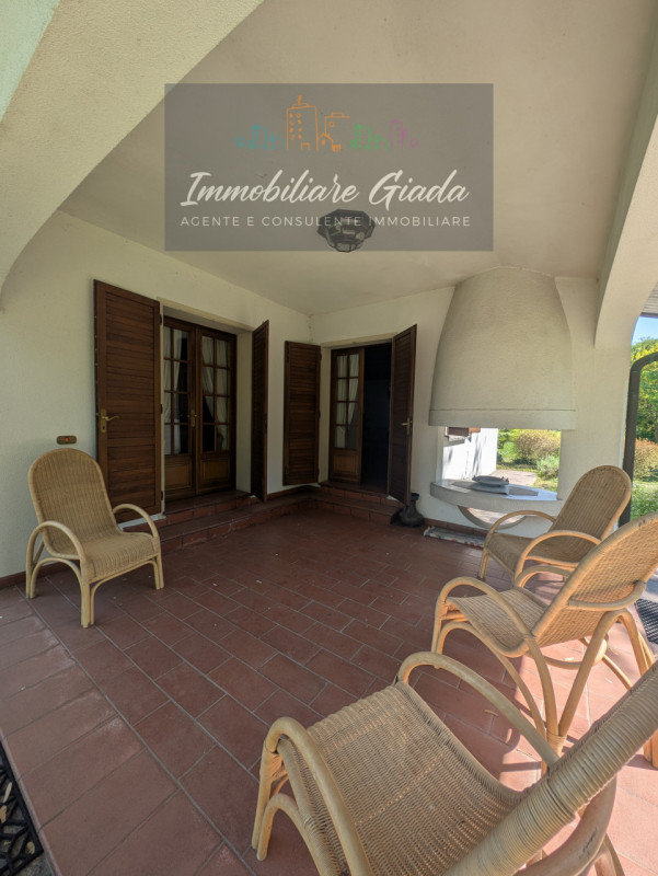 Una residenza esclusiva dove eleganza, comfort e privacy si incontrano in perfetta armonia.
Nel c...