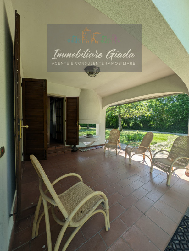 Una residenza esclusiva dove eleganza, comfort e privacy si incontrano in perfetta armonia.
Nel c...