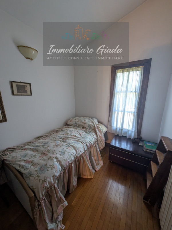 Una residenza esclusiva dove eleganza, comfort e privacy si incontrano in perfetta armonia.
Nel c...