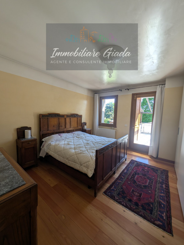 Una residenza esclusiva dove eleganza, comfort e privacy si incontrano in perfetta armonia.
Nel c...